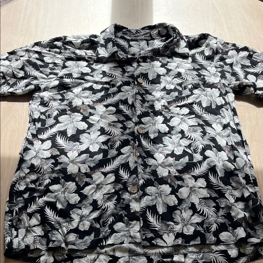 Floral Hawaiian short sleeved shirt